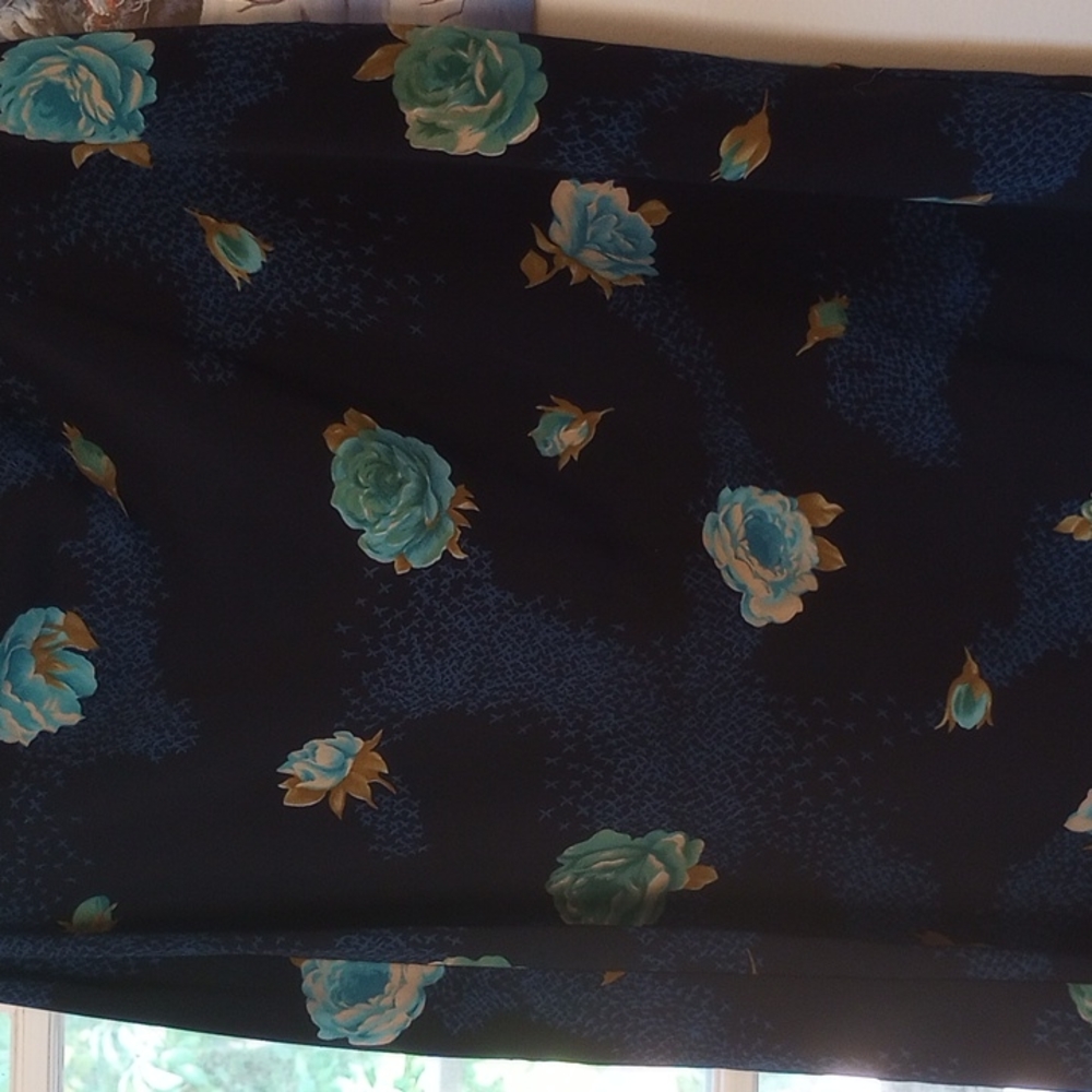 🟢BOGO🟢Navy Blue Skirt w/Succulents - Picture 2 of 2